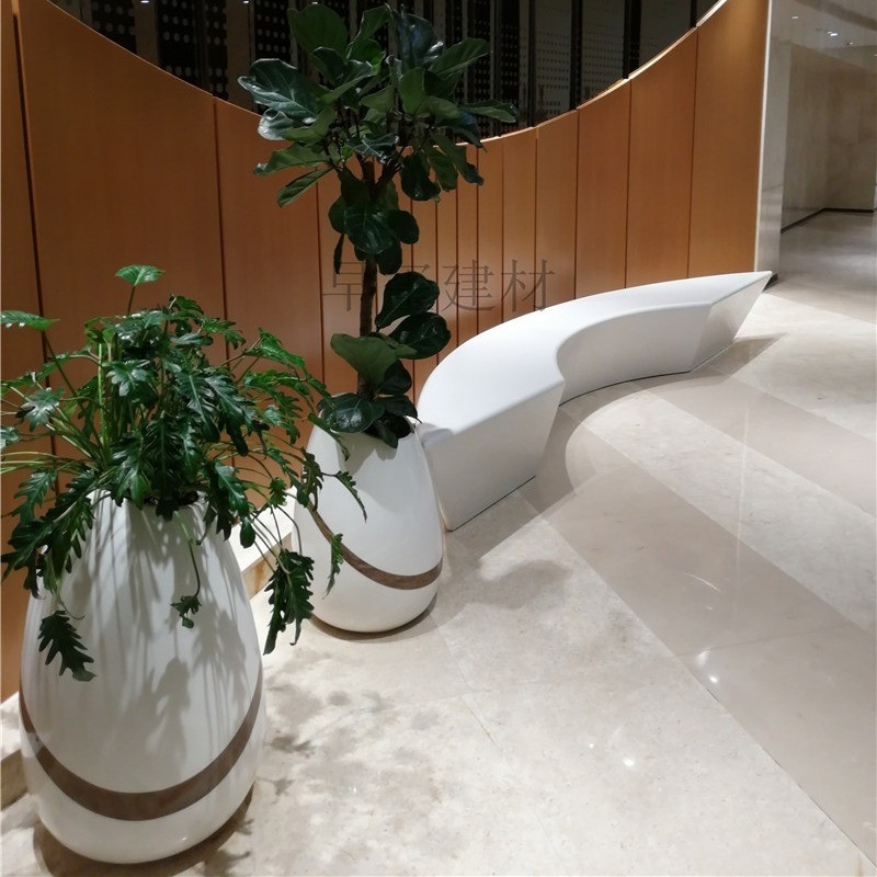 商业公共区域人造石弧形坐凳