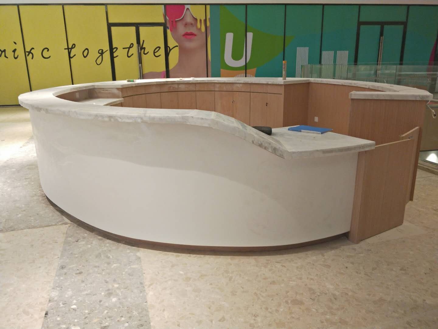 商城接待中心圆形咨询台