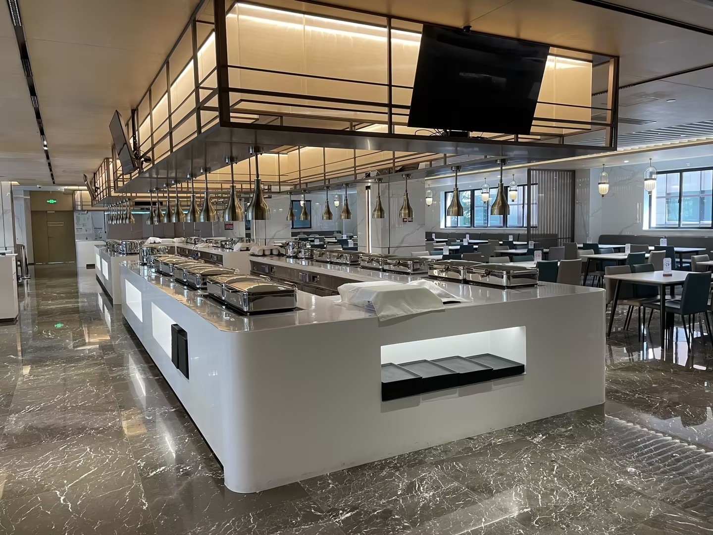 写字楼员工餐厅打餐台